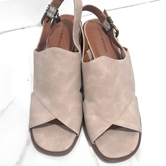 Lucky Brand Tesyna Women's Tan Sandals 11 - Picture 1 of 10